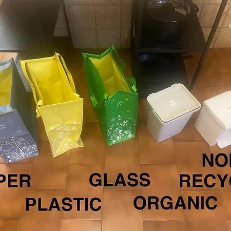 Relaxing By The Apartmán *