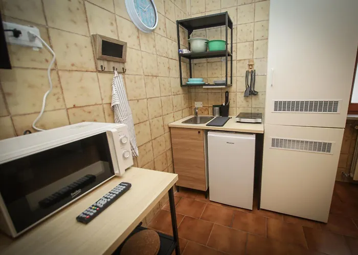 Relaxing By The 아파트