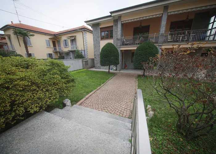 Relaxing By The 이스프라